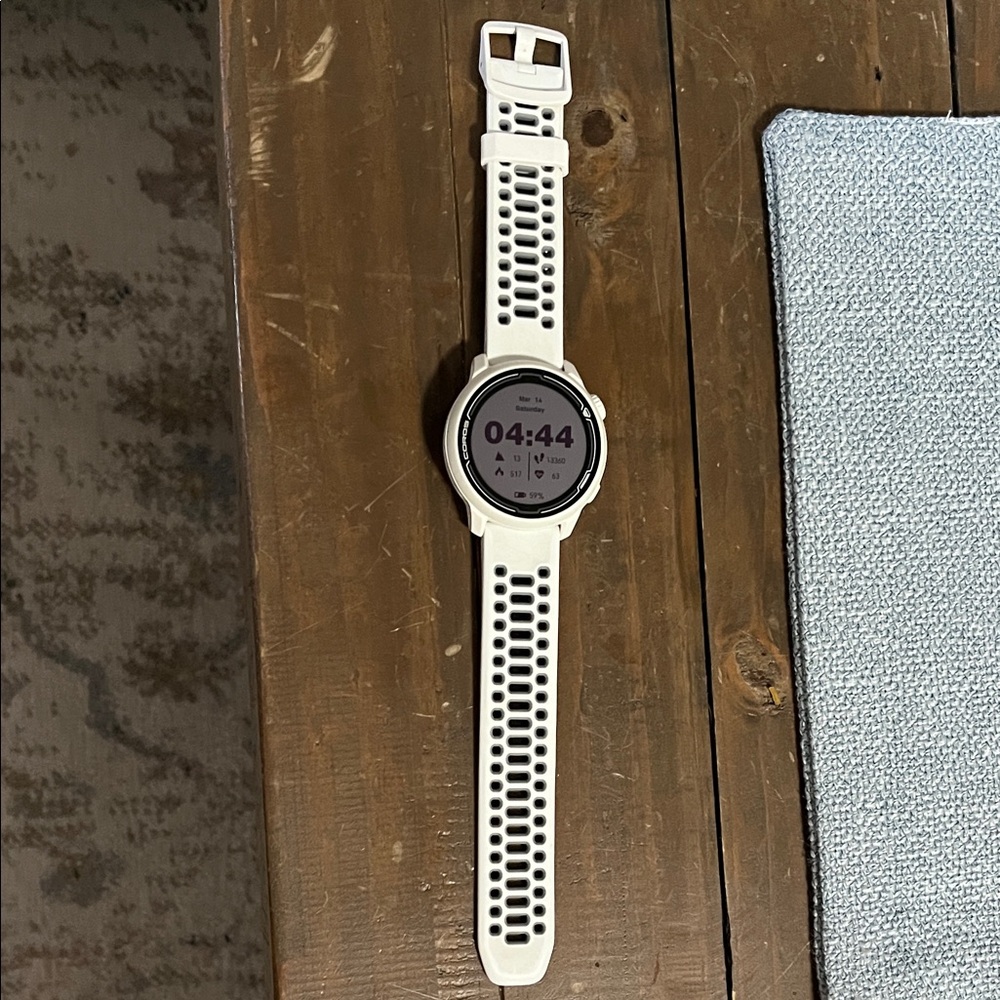 White Coros Pace 2 Sports GPS Smartwatch - Lightweight Fitness Tracker